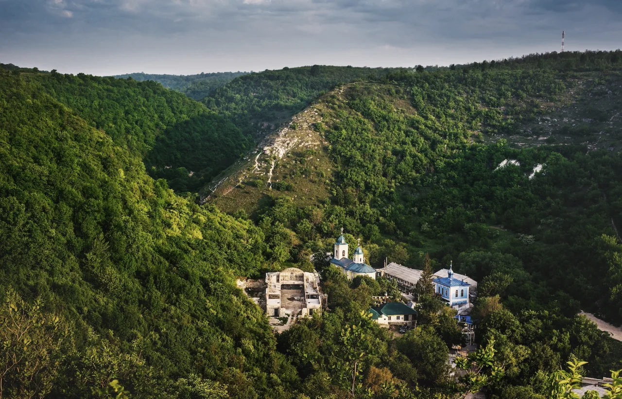 Fotografie: Mănăstirea Saharna