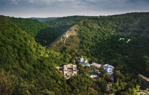 Fotografie: Mănăstirea Saharna