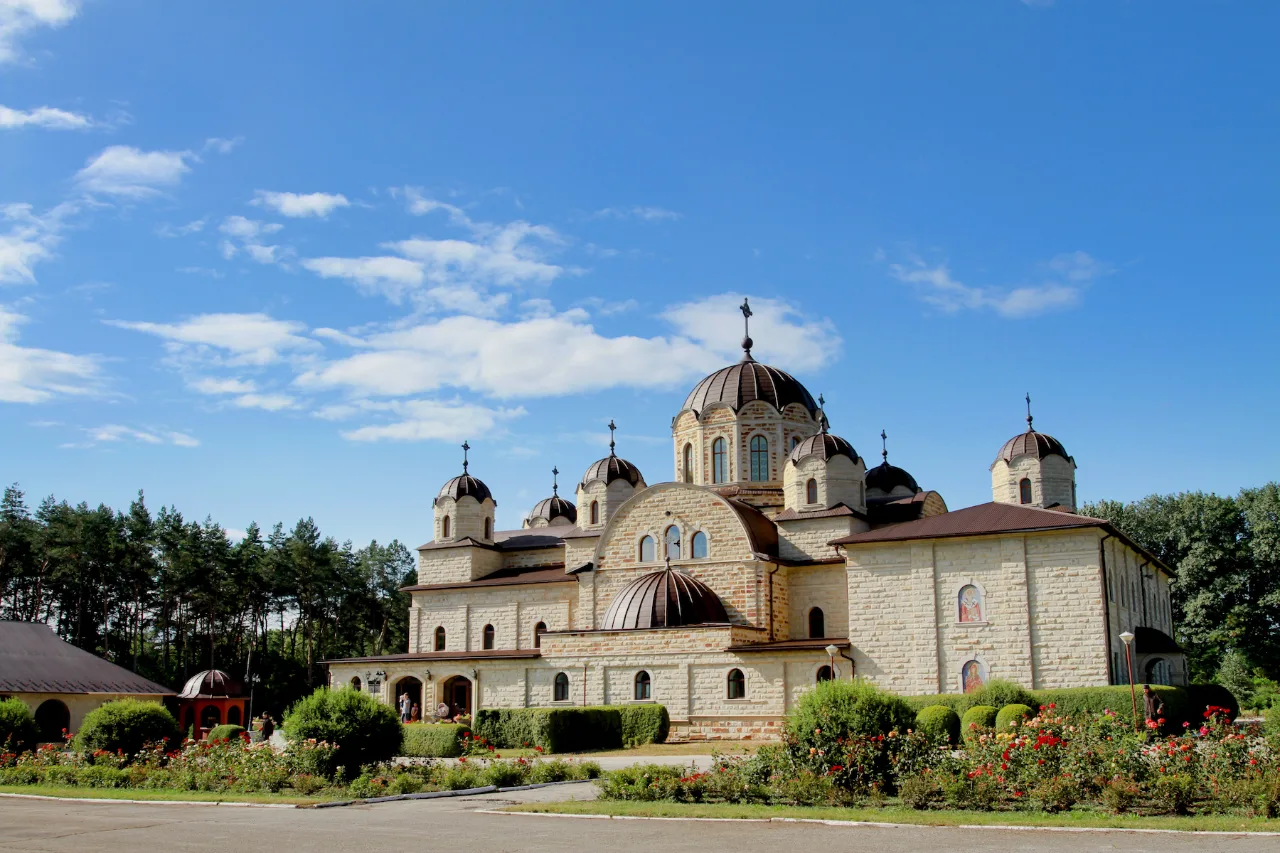 Fotografie: Mănăstirea Zăbriceni