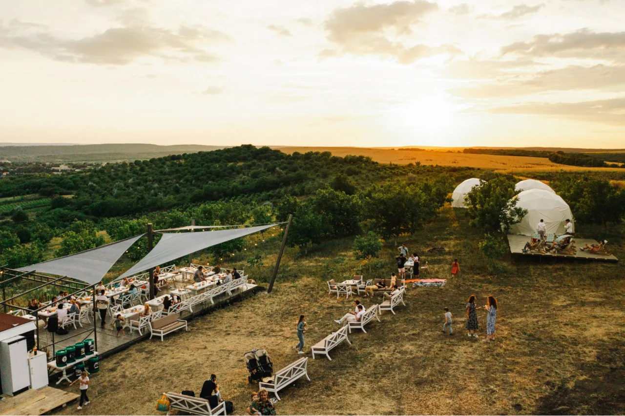 Stațiune ecoturistică Deal și Vale în Moldova.